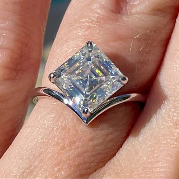 14k White Gold 2.5ct Asscher cut Chevron Ring - Picture 3 of 12